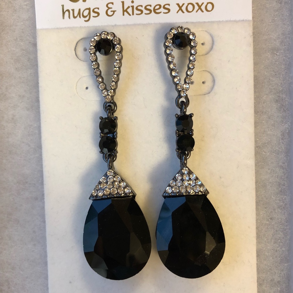 NEVER WORN black fashionable earrings
